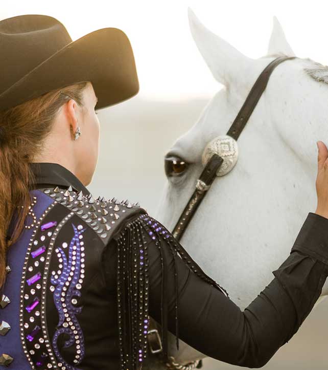 woman-with-aqha-show-horse